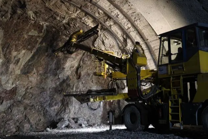 浙江貓貍嶺隧道實(shí)現(xiàn)全隧洞雙向掘進(jìn)(圖2) 浙江貓貍嶺隧道實(shí)現(xiàn)全隧洞雙向掘進(jìn)(圖2)